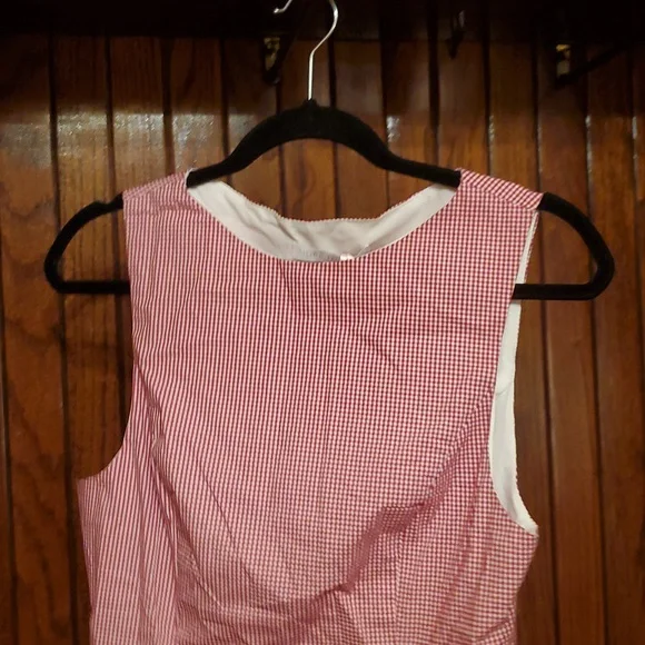 MORE TO COME SIZE MEDIUM Red Sleeveless Women's Top - Picture 5 of 11